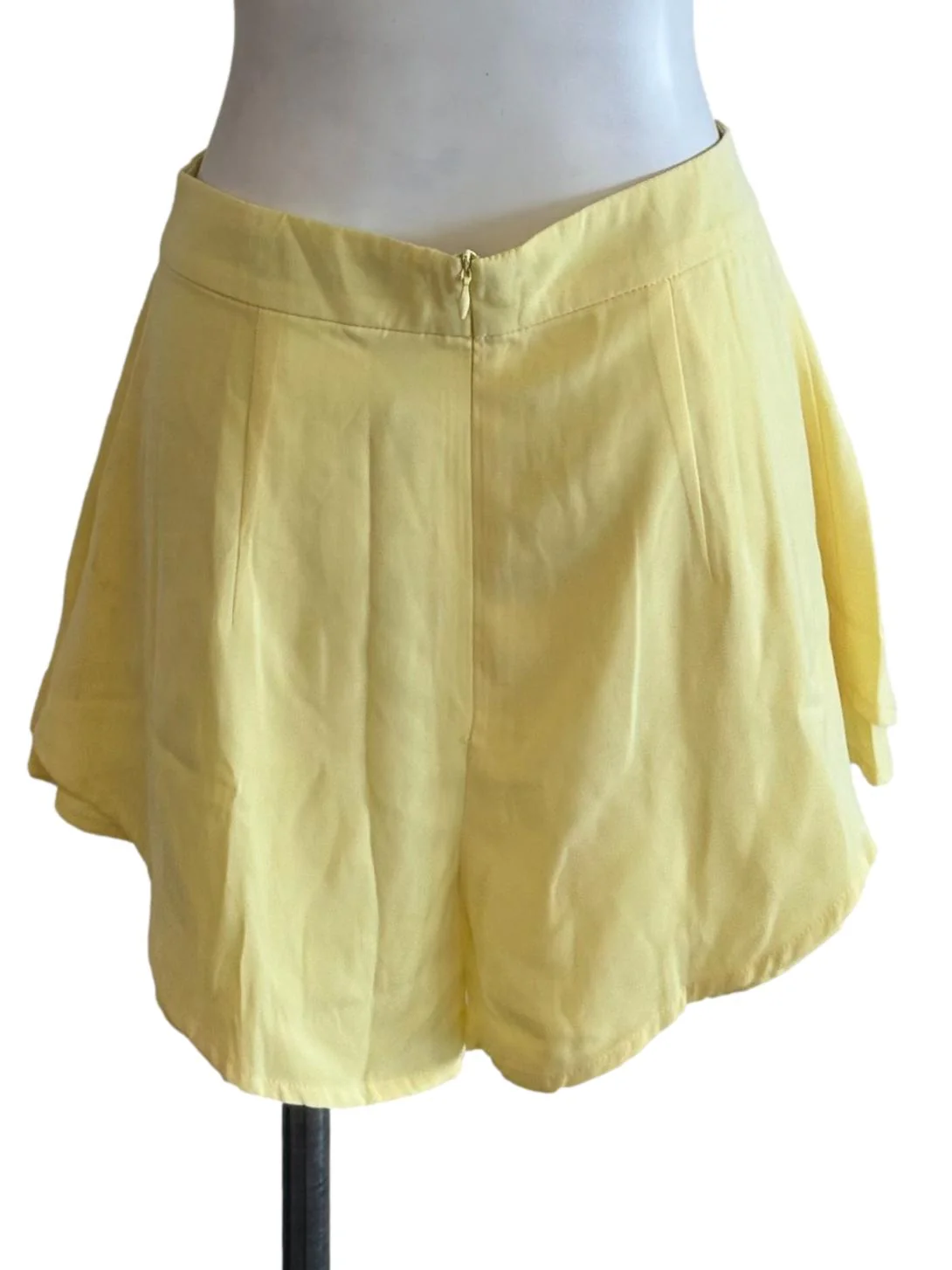 Banana Yellow Casual Chiffon Shorts - Image 2