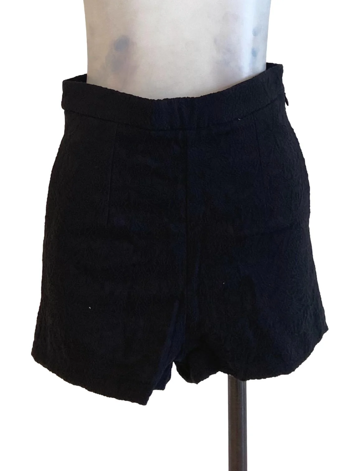 Black Floral Texture Short Pants