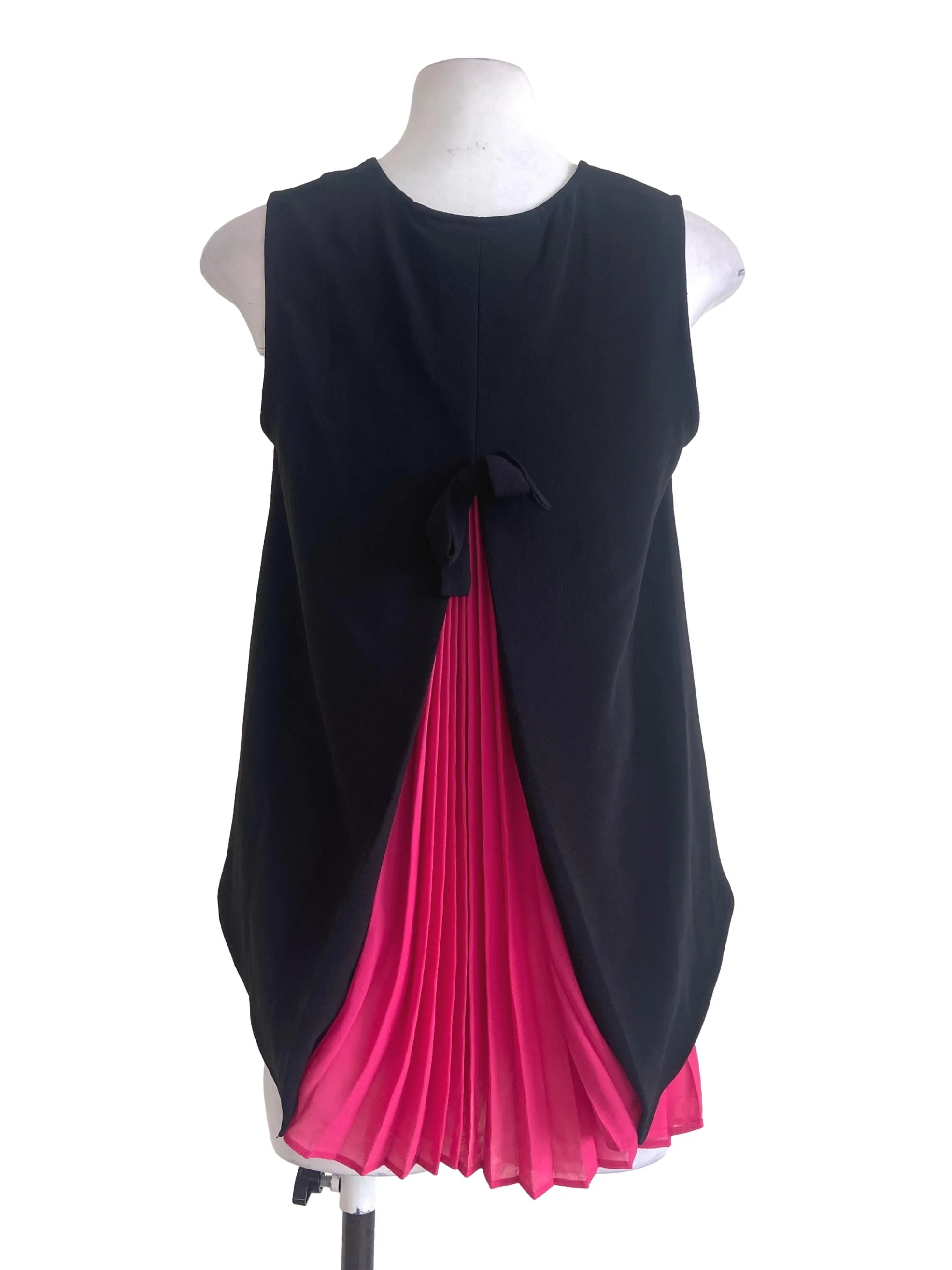 Black & Hot Pink Accordion Sleeveless Blouse - Image 2