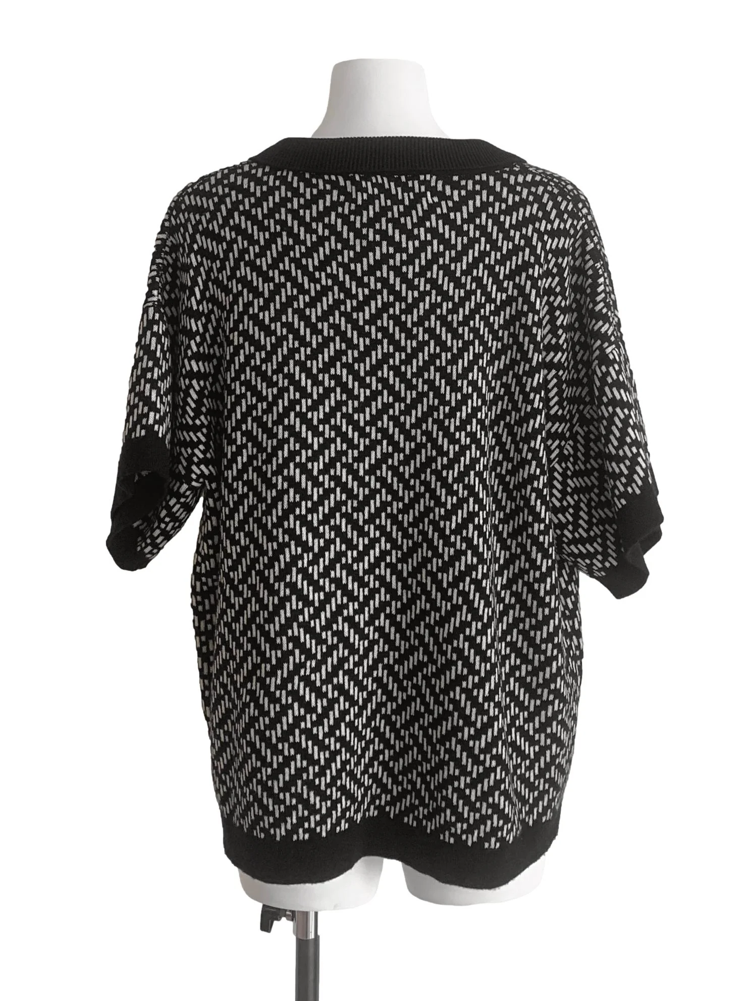 Black Pattern Knitted Top - Image 2