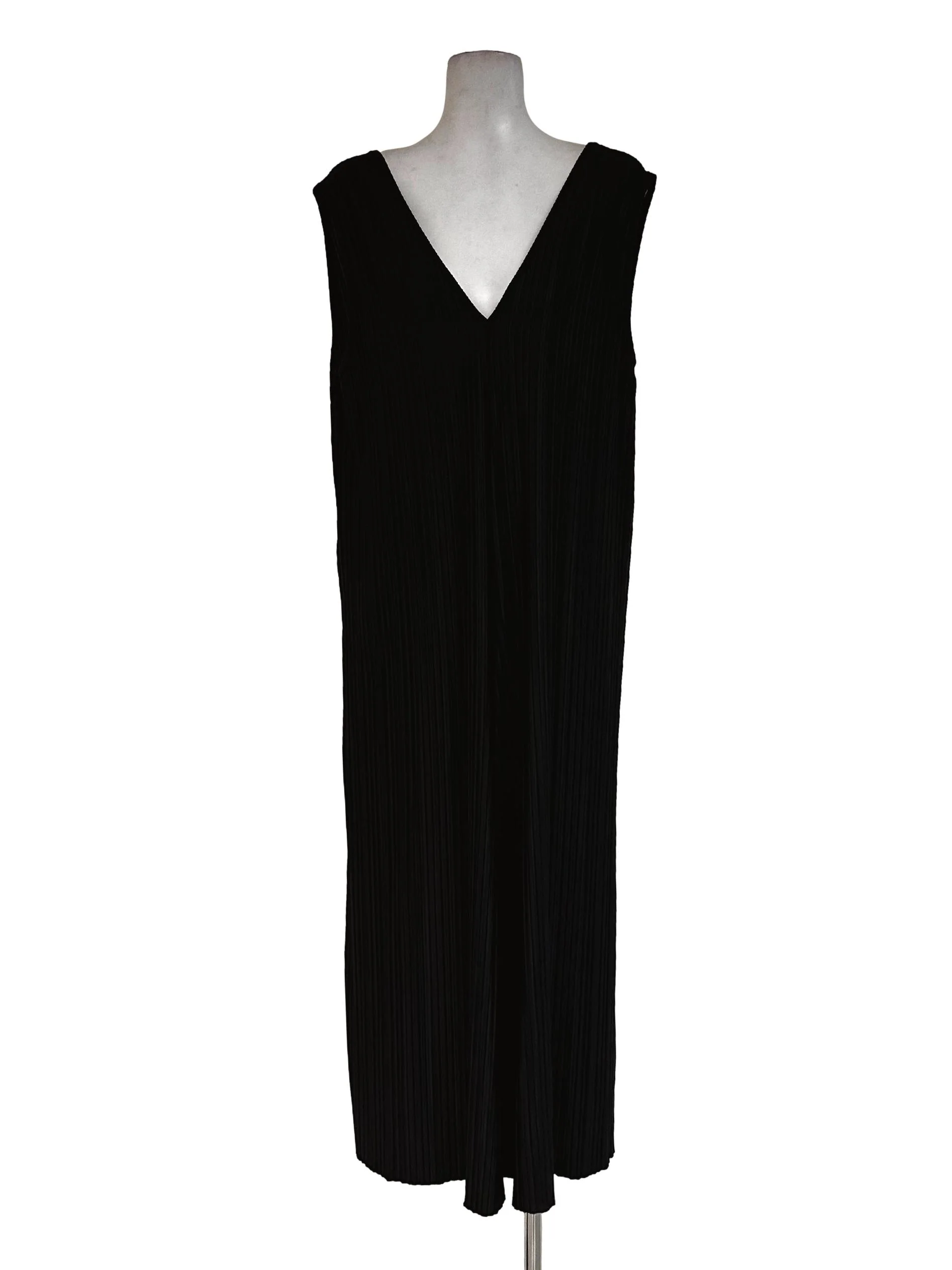 Black Pleated Sleeveless Jumpsuits
