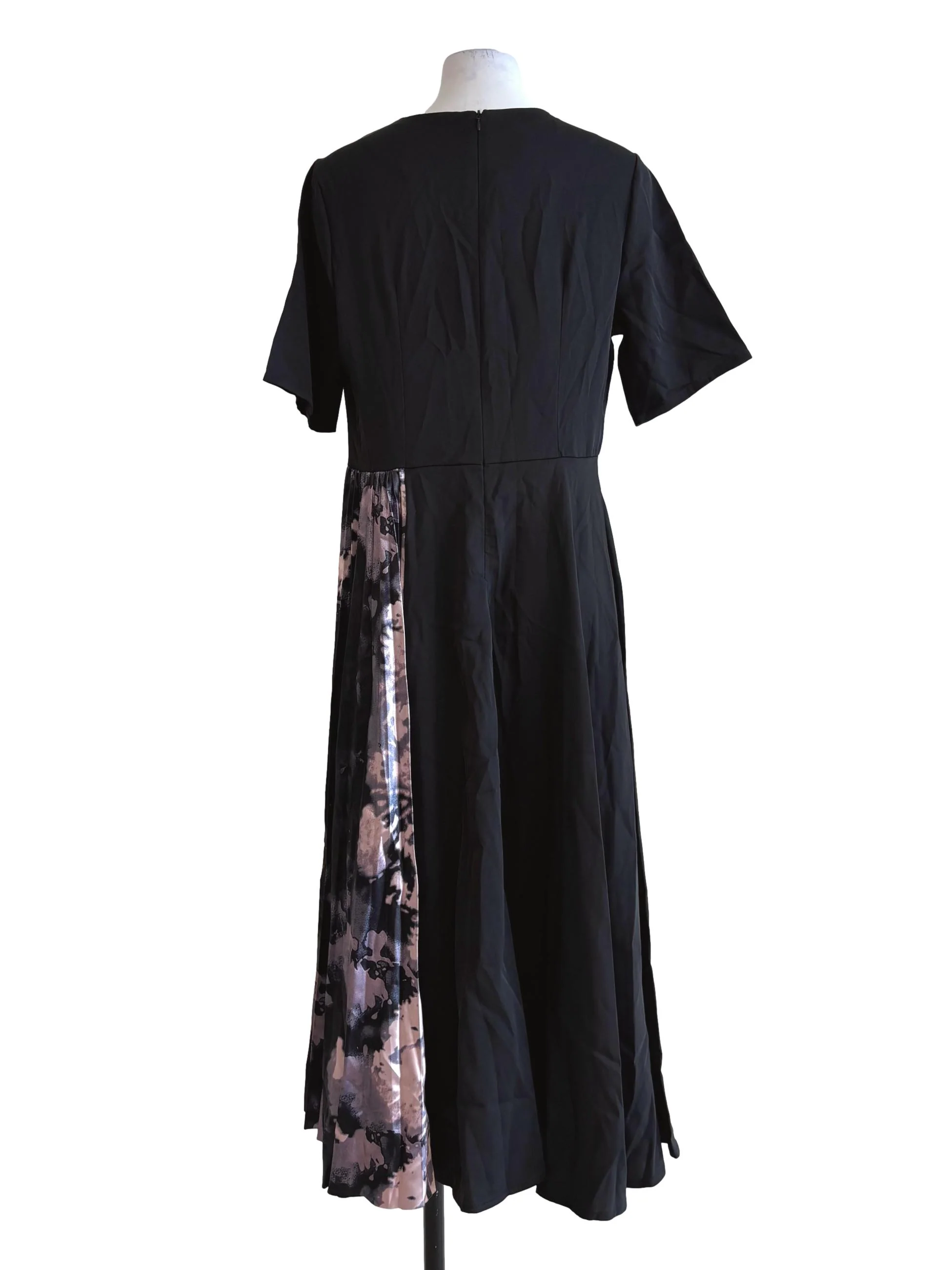 Black Short Sleeve Side Patterned Dress - Image 2