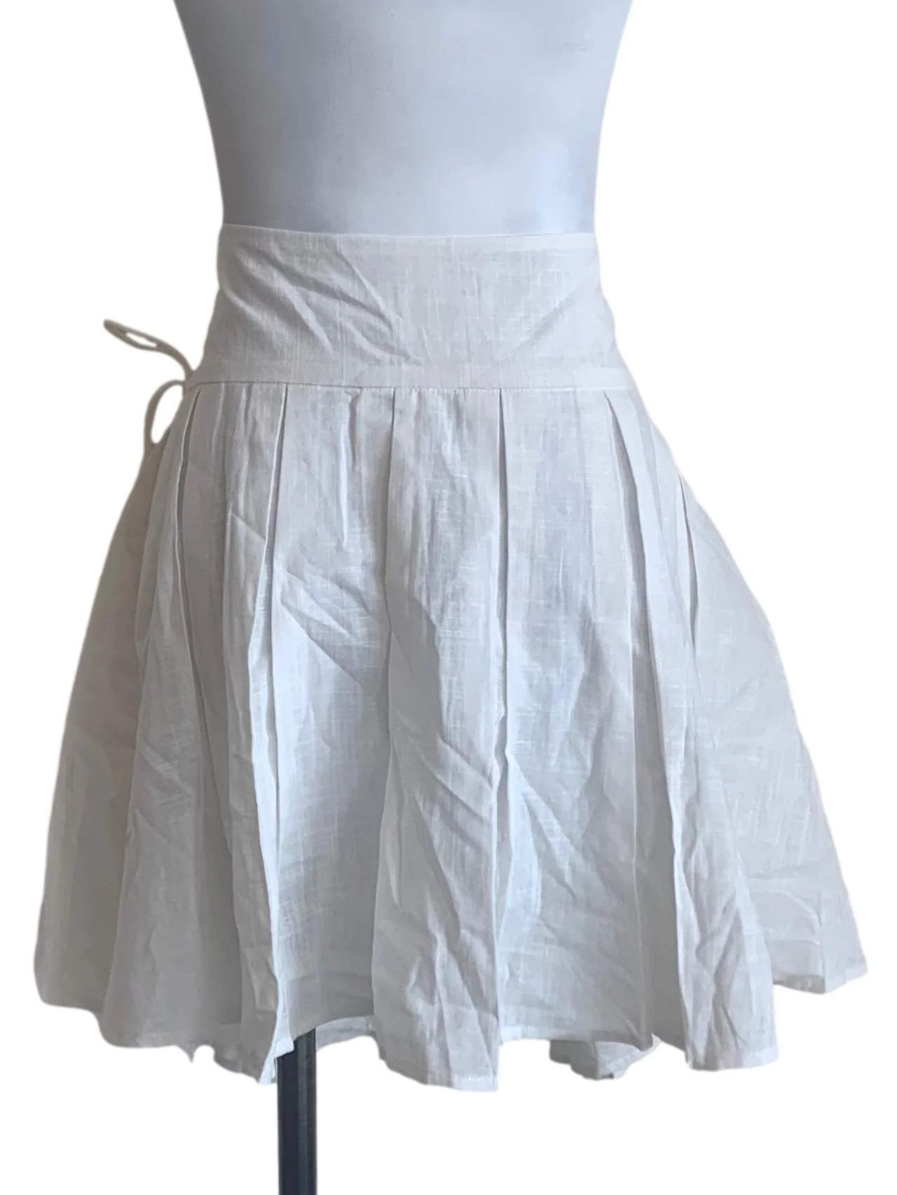 Cotton White Box Pleated Skirt - Image 2