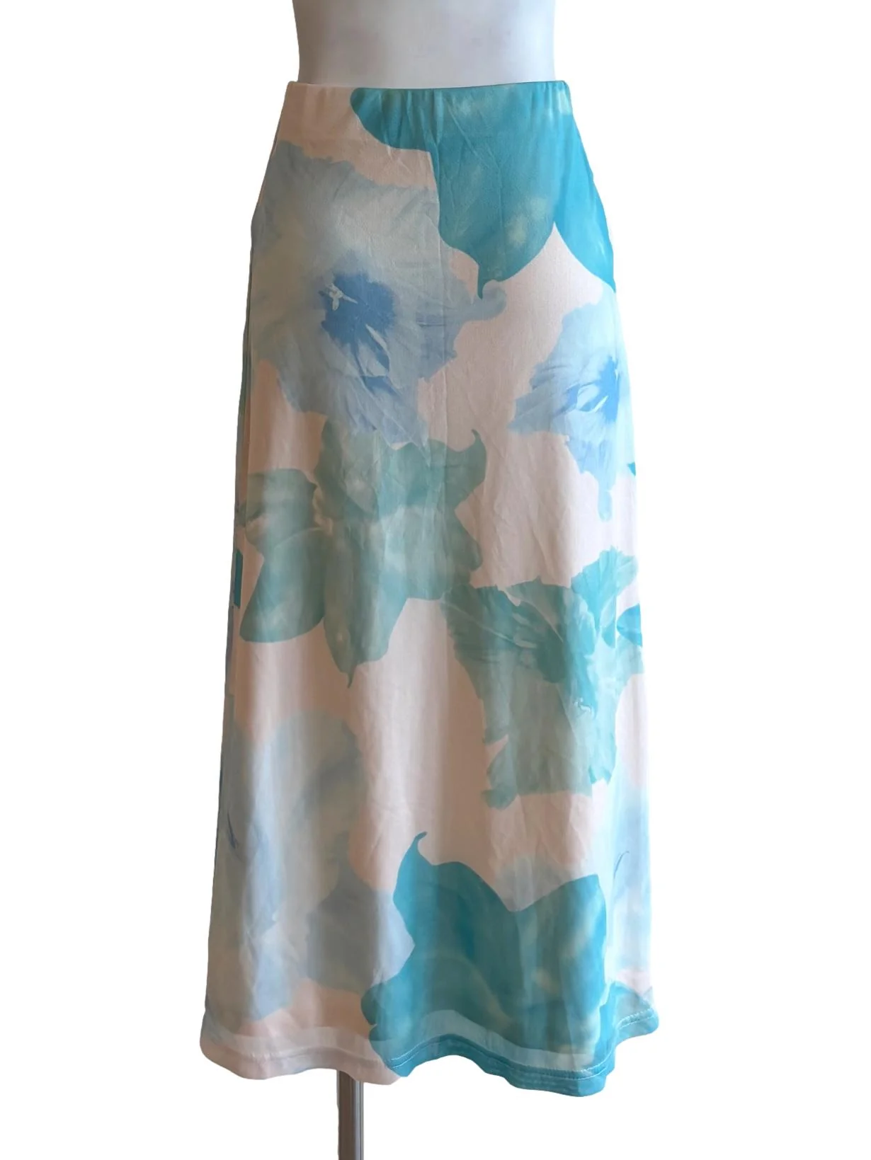 Cream Baby Blue Floral Print Skirt - Image 2