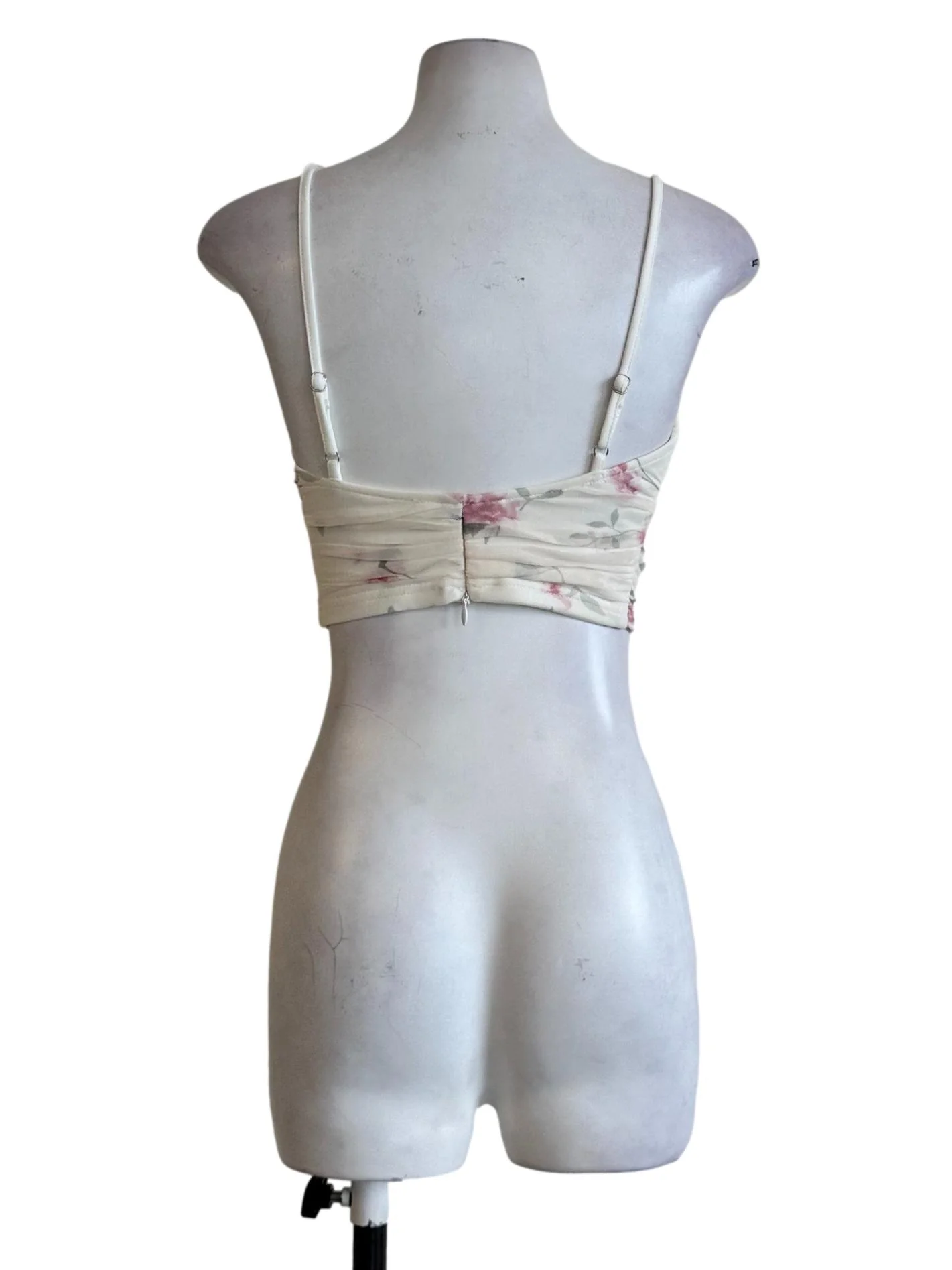 Cream White Flower Pattern Crop Top - Image 2