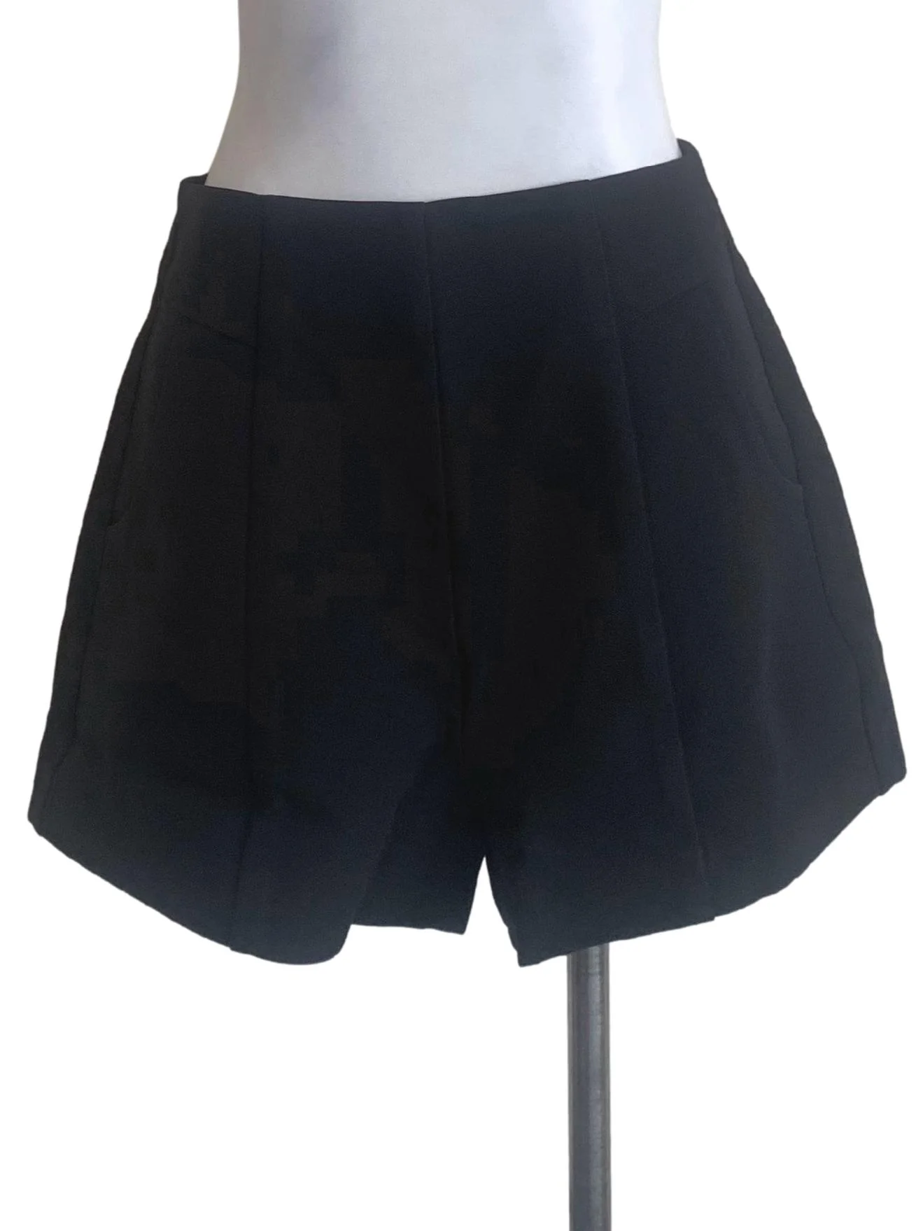 Crow Black Loose Shorts