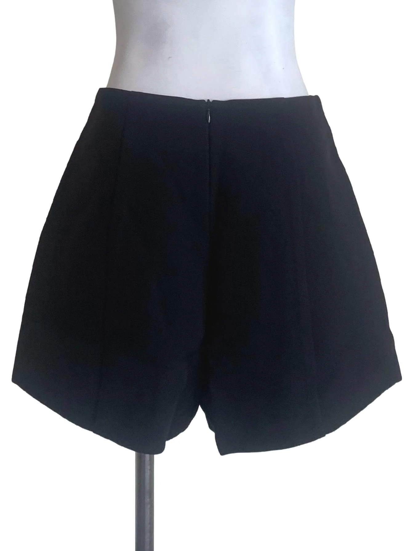 Crow Black Loose Shorts - Image 2