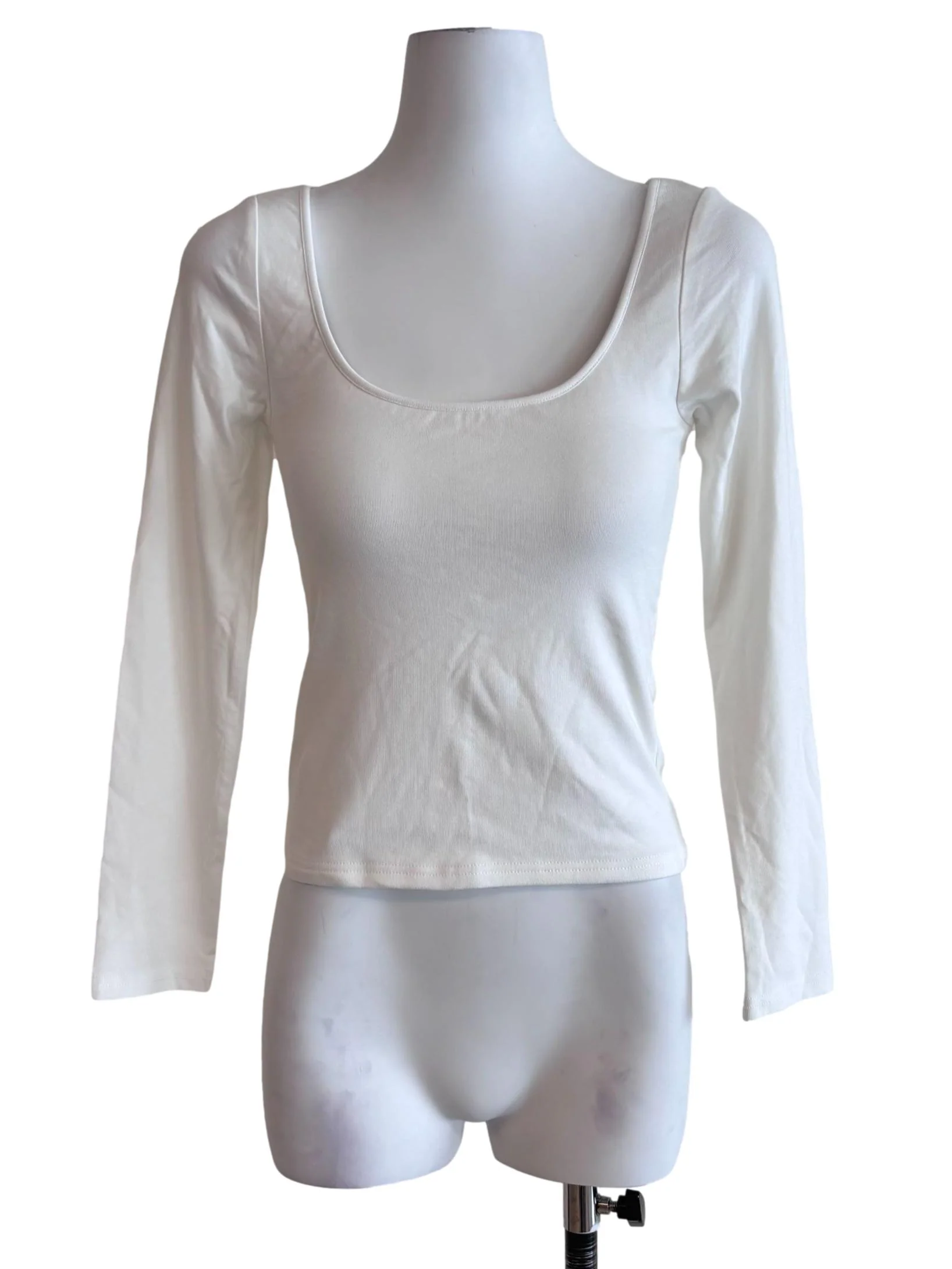 Daisy White Scoop Neck Long Sleeve Top