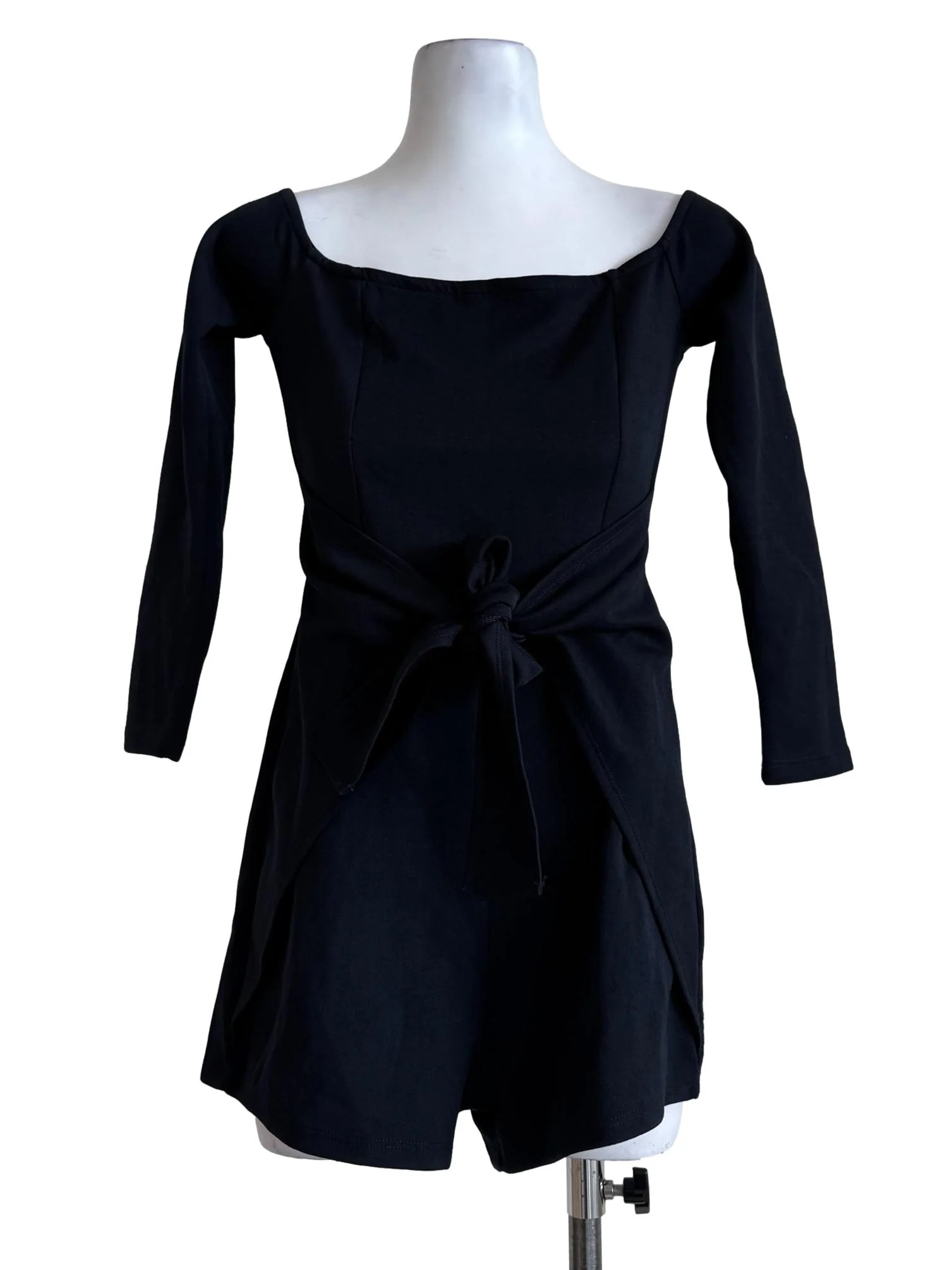 Elastic Black Long Sleeve Rompers