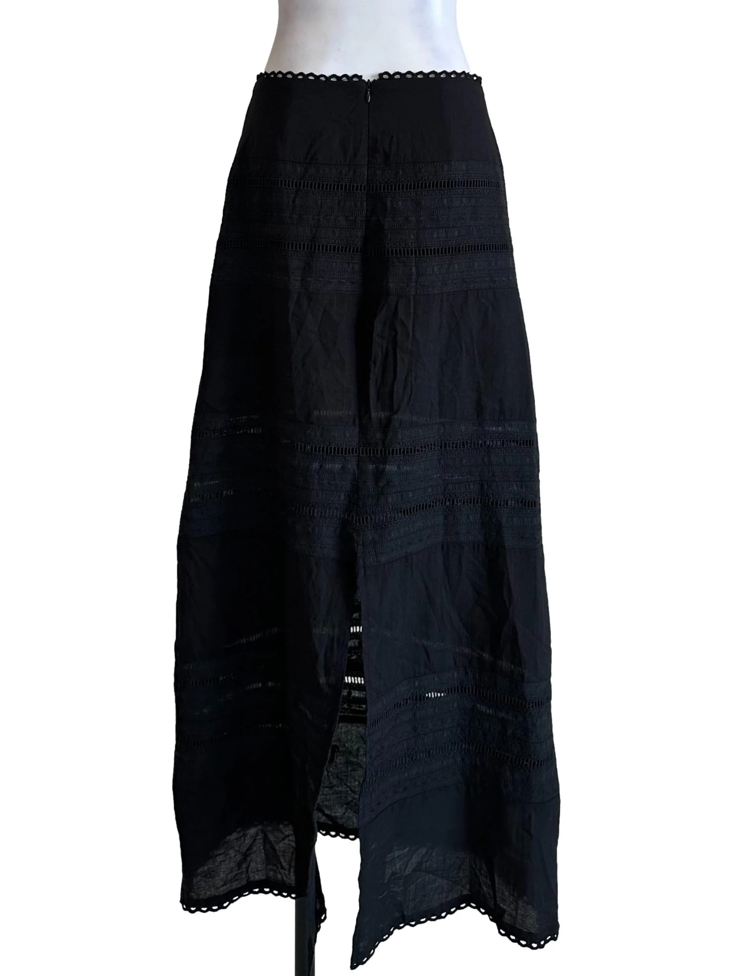 Ink Black Embroidery Pattern Skirt - Image 2