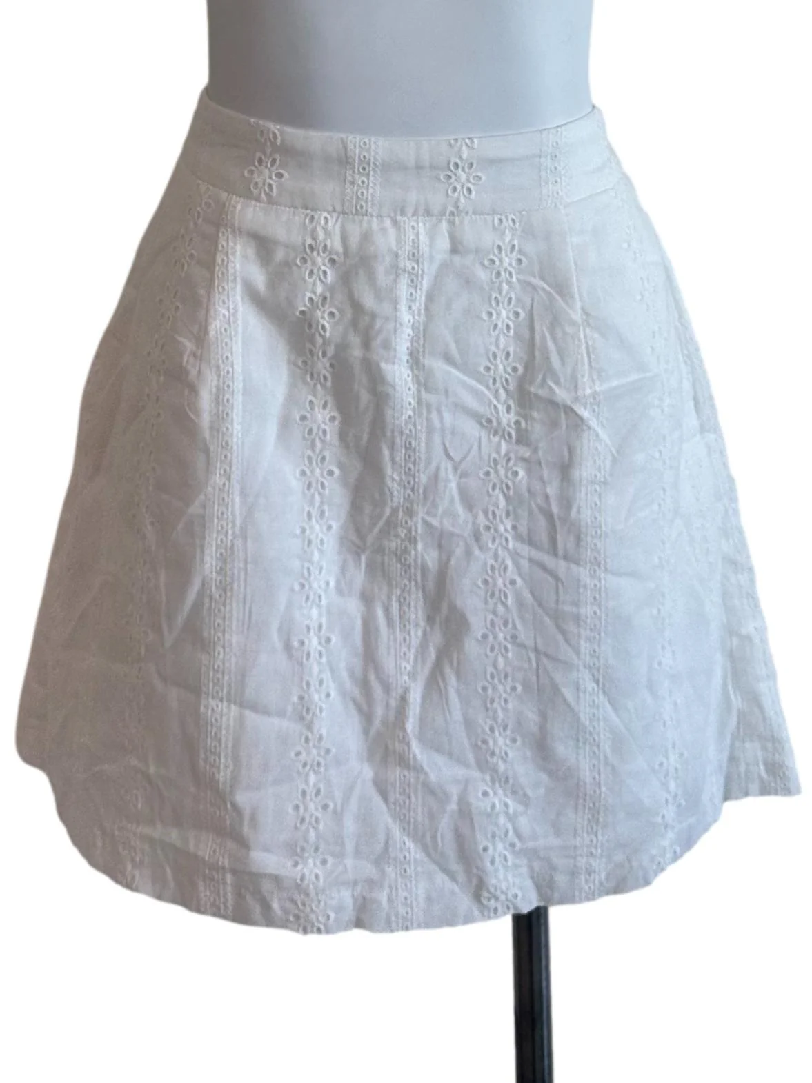 Ivory White Embroidery Mini Skorts