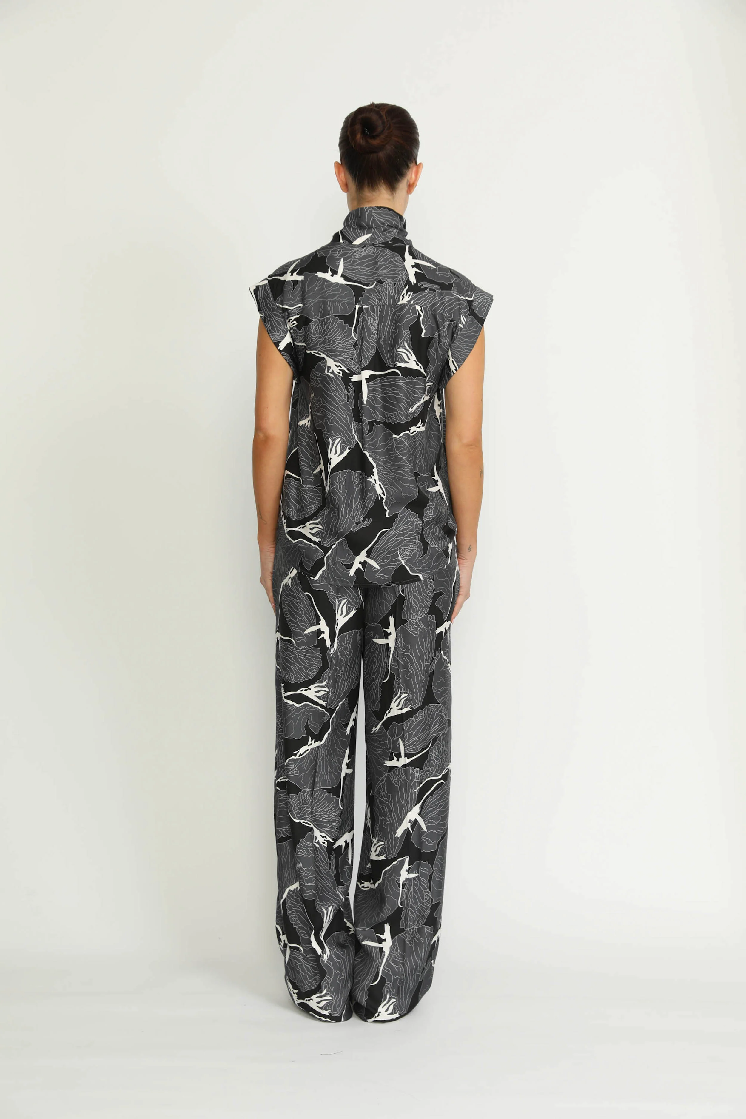 Lachen Trousers - Wide-Leg Trousers In Black Petal Print CSN - Image 3