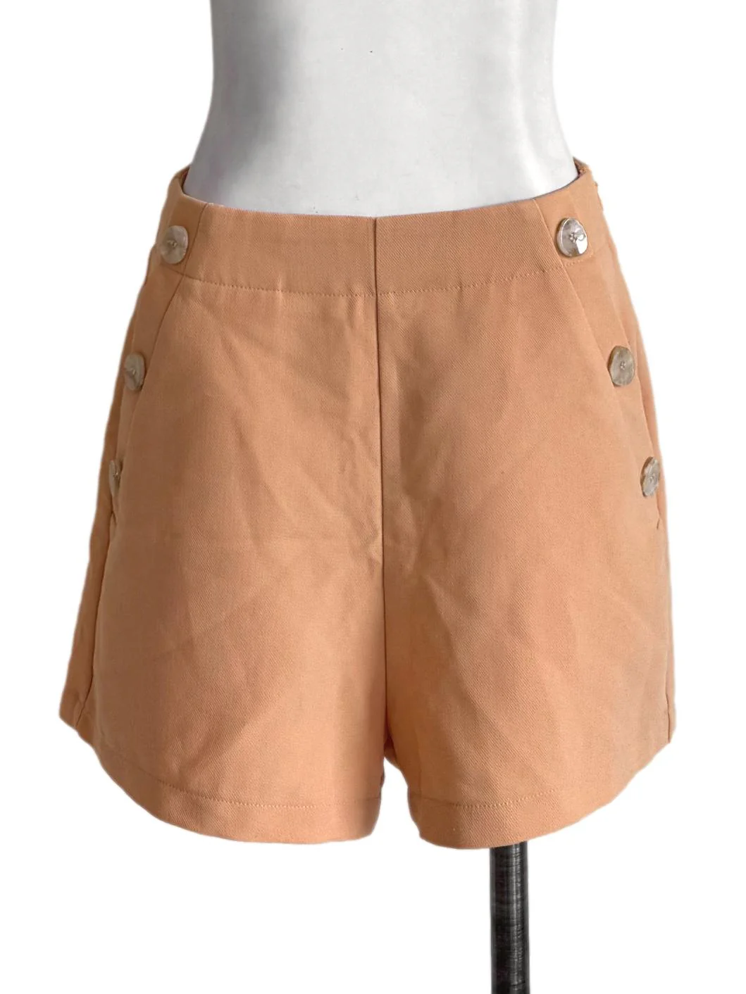 Milk Carrot Front Buttons Short Pants
