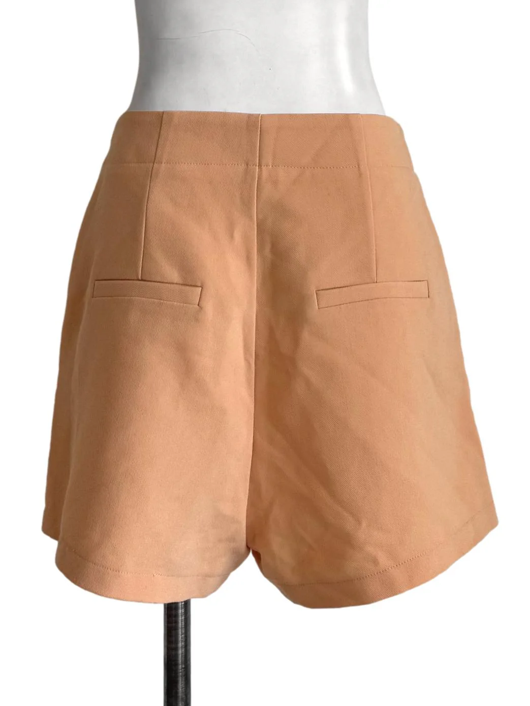 Milk Carrot Front Buttons Short Pants - Image 2