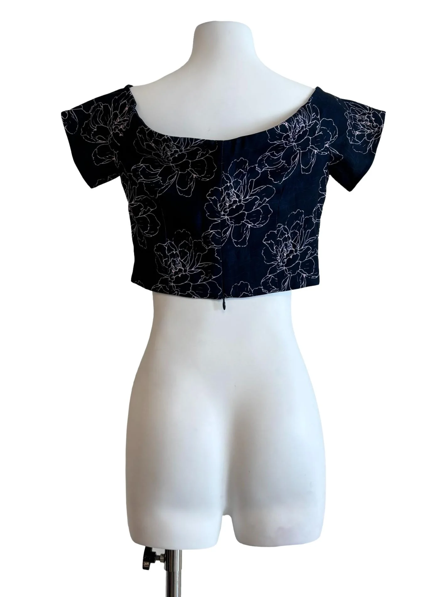 Navy Blue Floral Crop Top - Image 2
