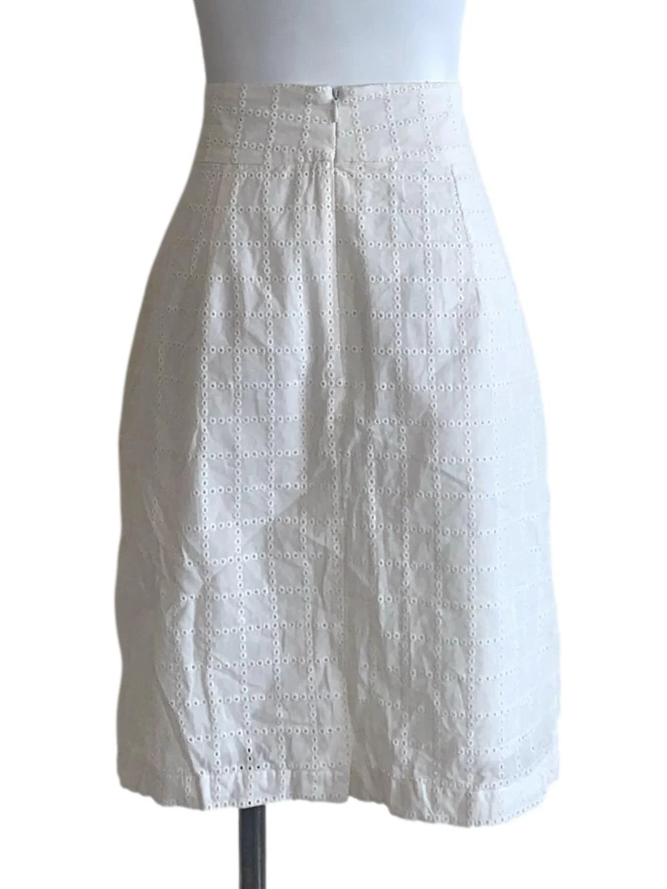 Pearl White Emboidery Pattern Skirts LB - Image 2