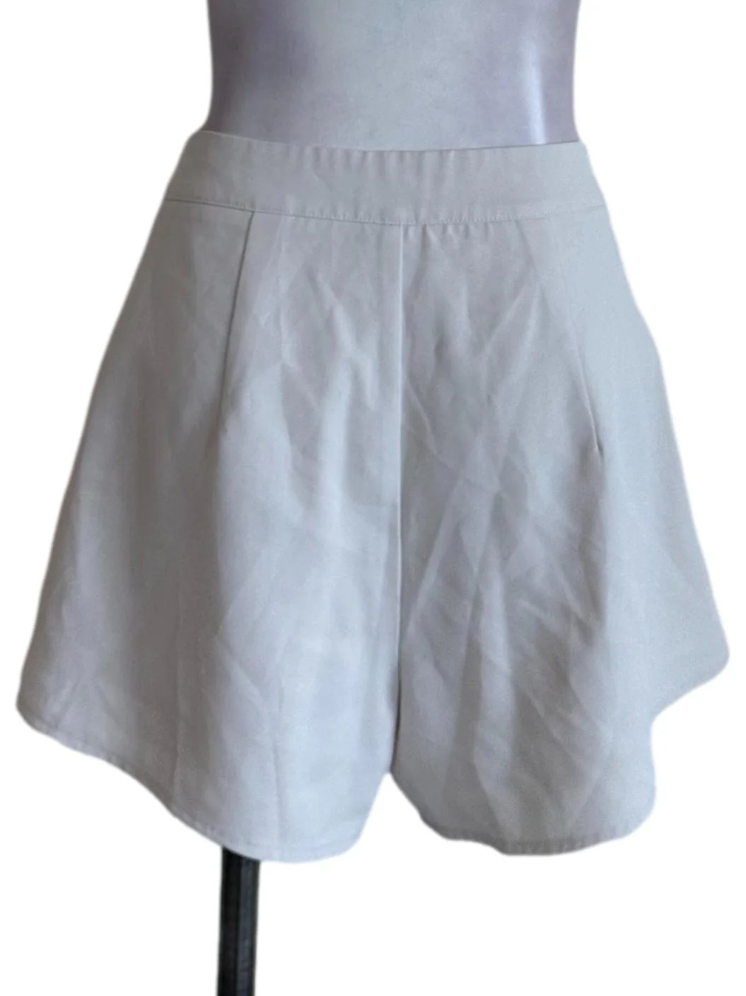 Salt White Box Pleated Shorts - Image 2