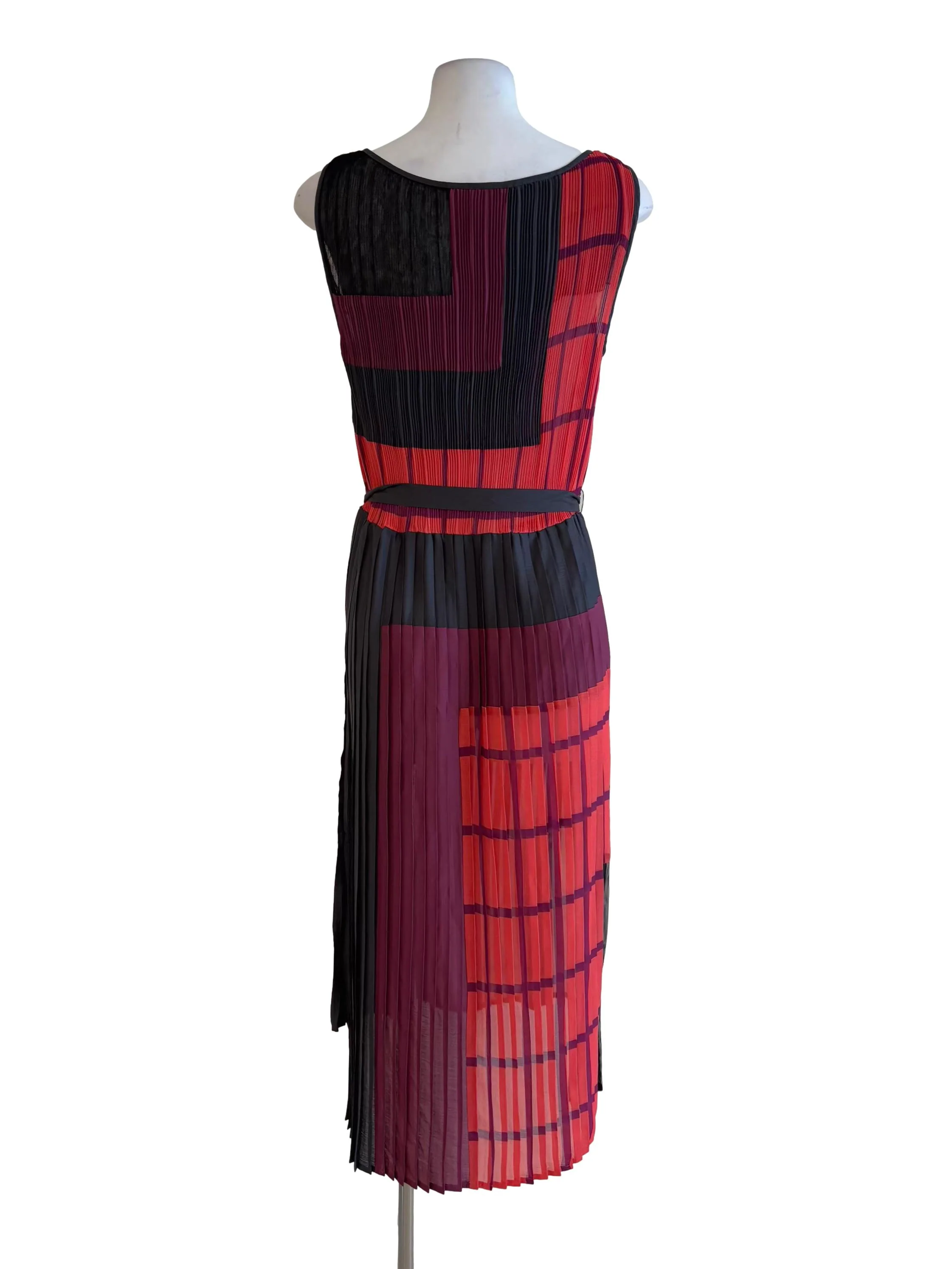 Scarlet Maroon Sleeveless Pleated Dress - Image 2