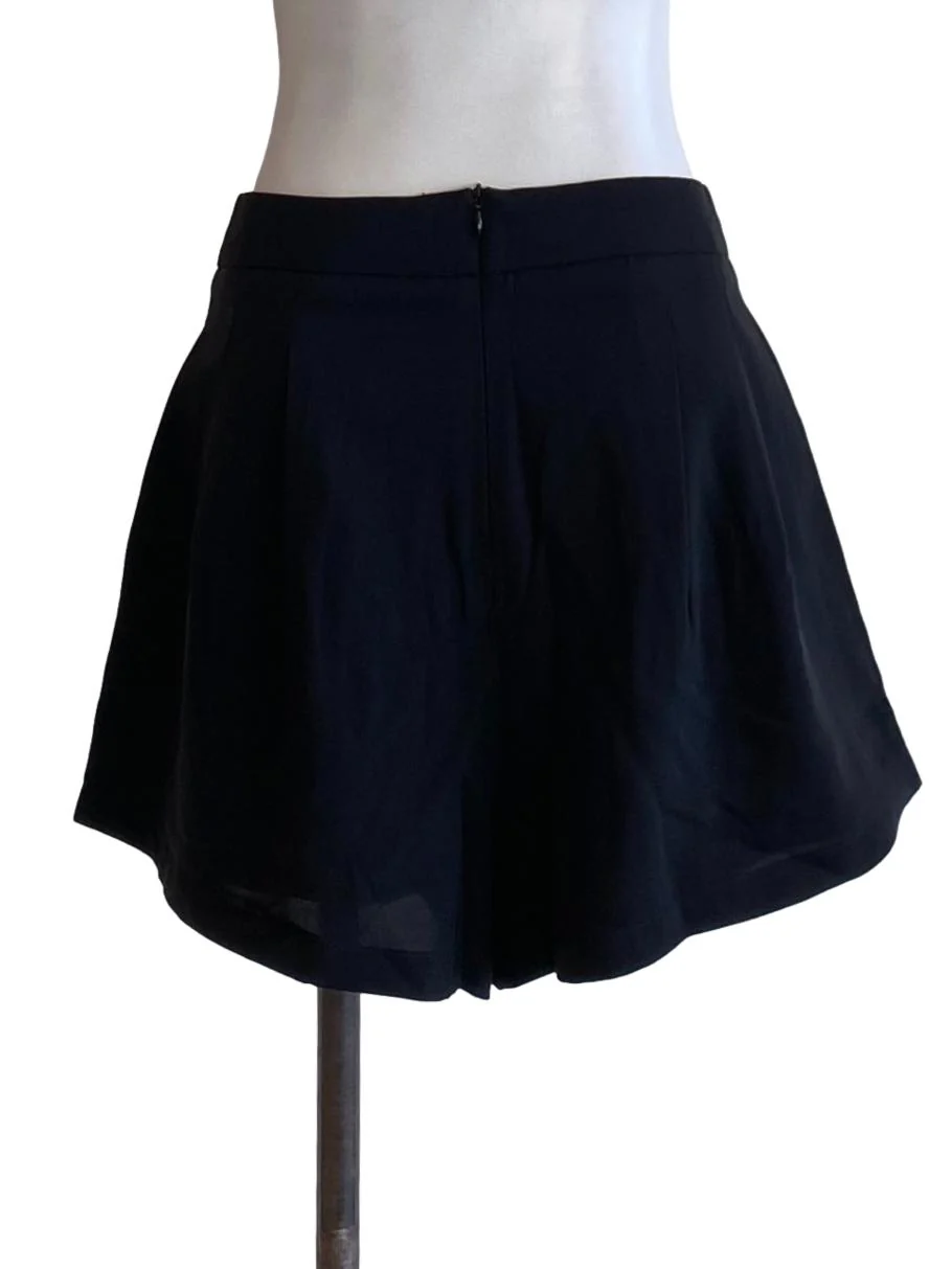 Shadow Black Loose Regular Zipped Shorts - Image 2