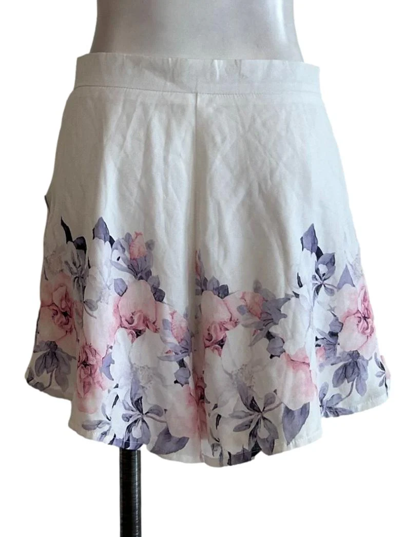 White And Floral Flowy Short - Image 2