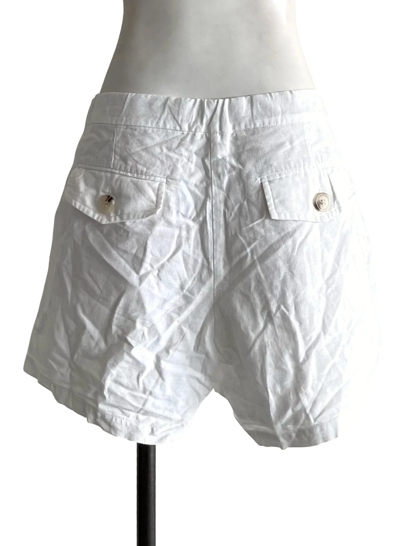 White Casual Shorts LB - Image 2