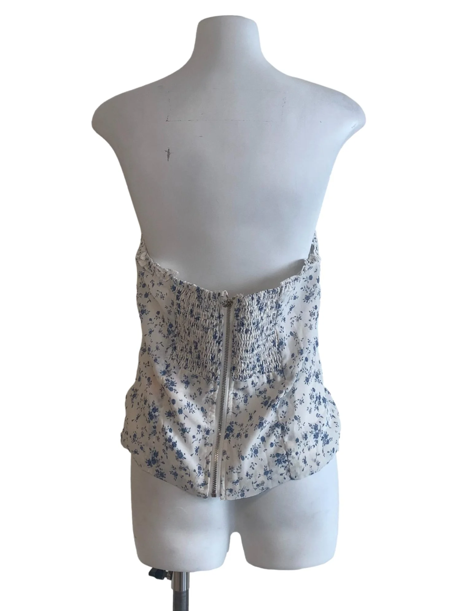 White Flower Pattern Sleeveless Top - Image 2