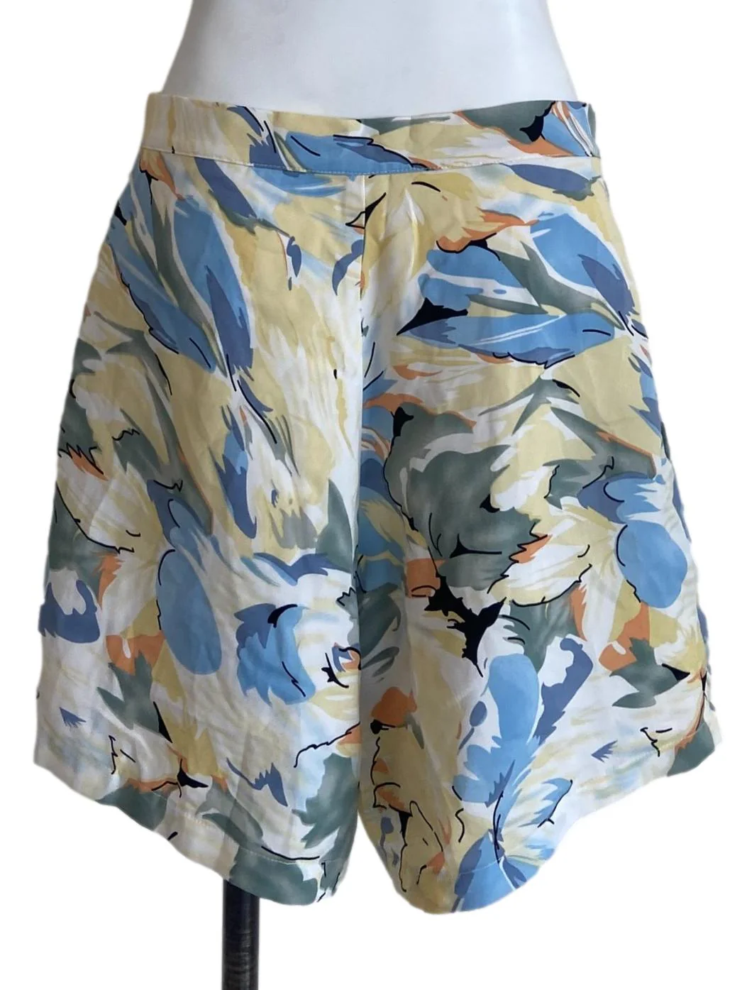 Multicolour Floral Prints Shorts - Image 2