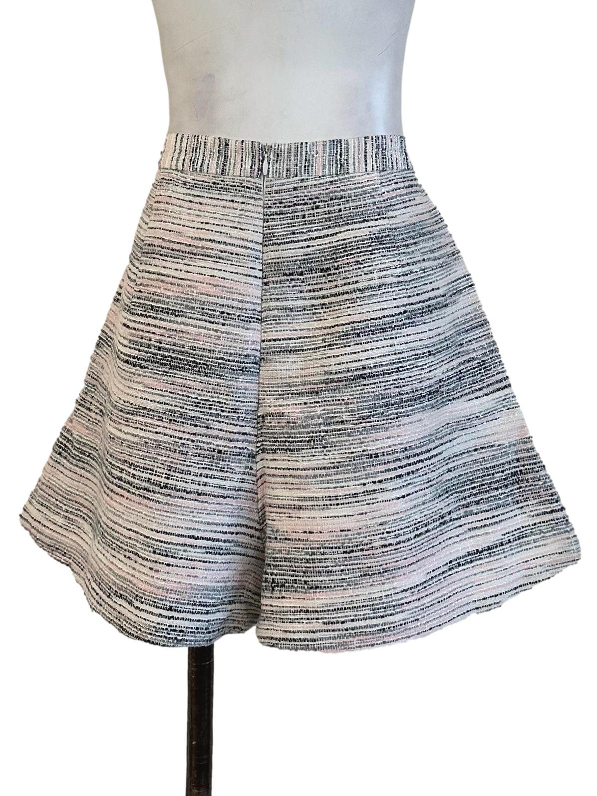 White Tweed Pattern Short LB - Image 2